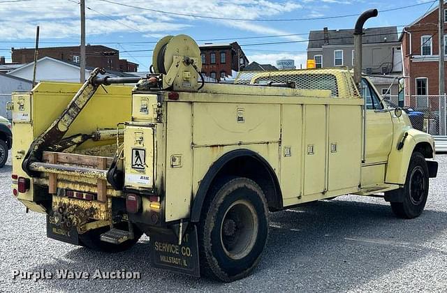 Image of Ford F-800 equipment image 4