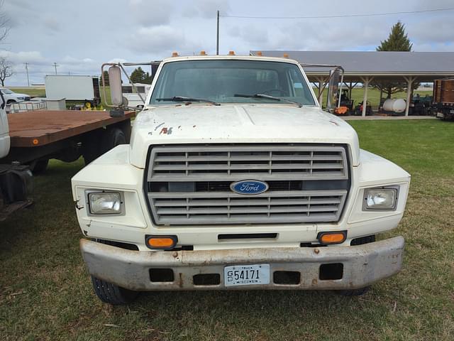 Image of Ford F-800 equipment image 1