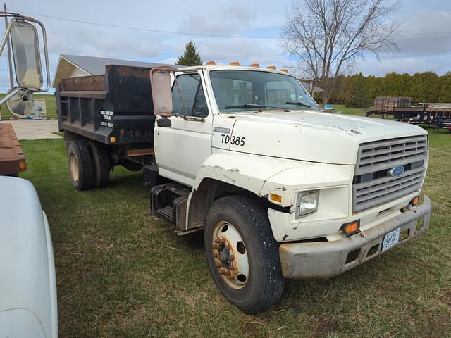 Image of Ford F-800 equipment image 2