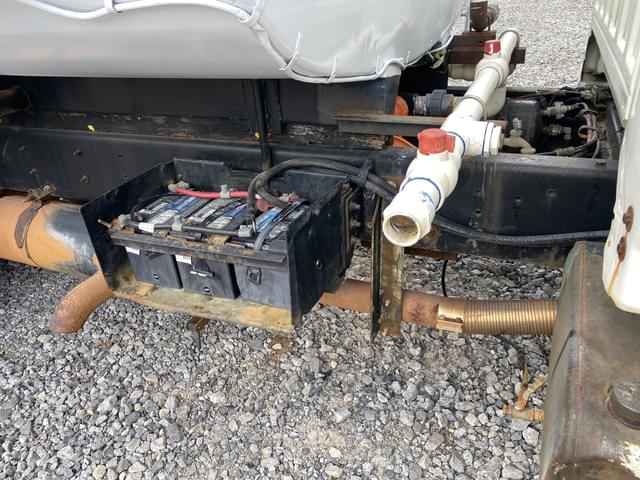 Image of Ford F-800 equipment image 4