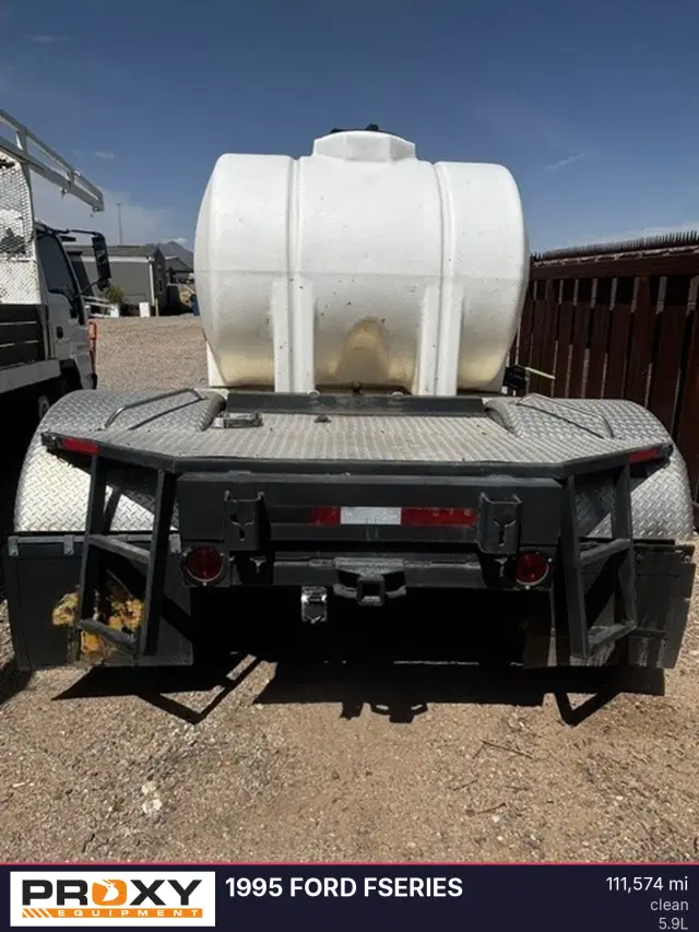 Image of Ford F-800 equipment image 4