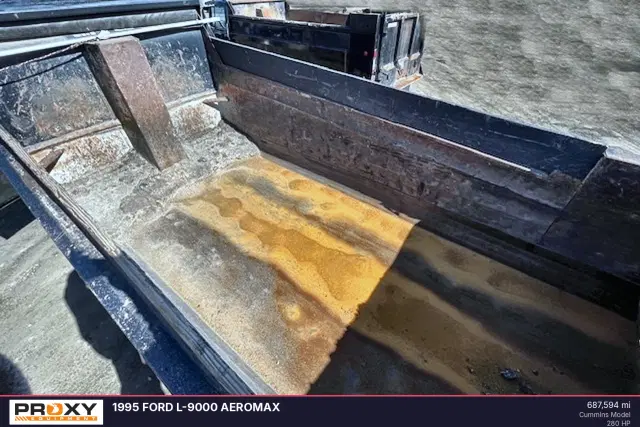 Image of Ford L9000 equipment image 4