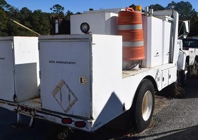 Image of Ford L7000 equipment image 3