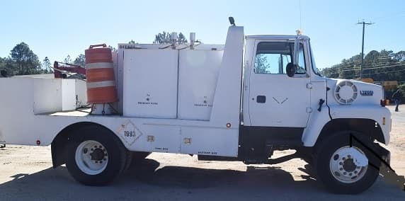Image of Ford L7000 equipment image 2