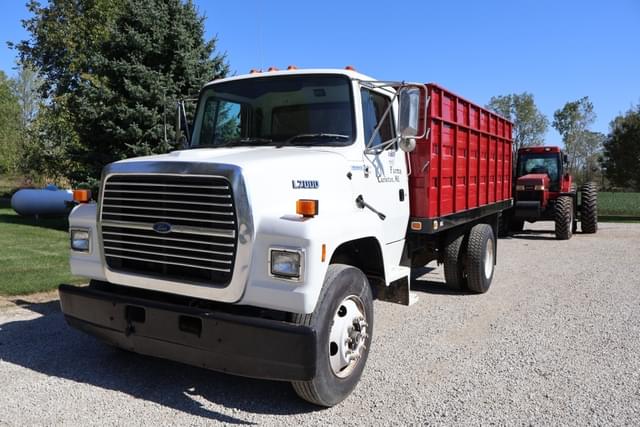 Image of Ford L7000 equipment image 4