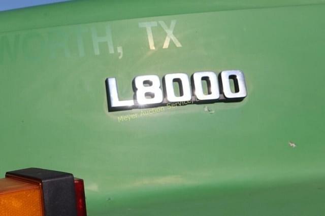 Image of Ford L8000 equipment image 3