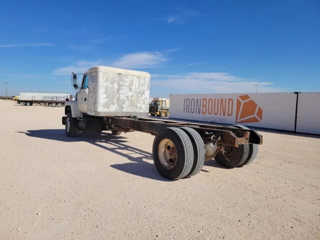 Image of Ford F-8000 equipment image 2