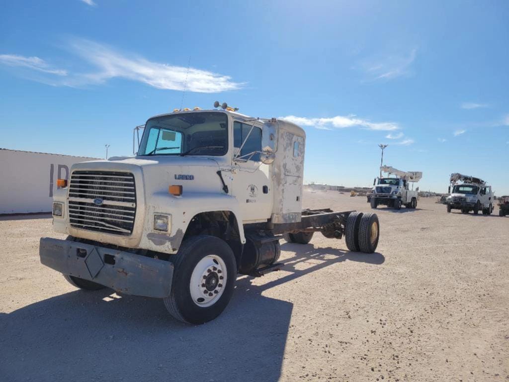 1995 Ford F-8000 Equipment Image0