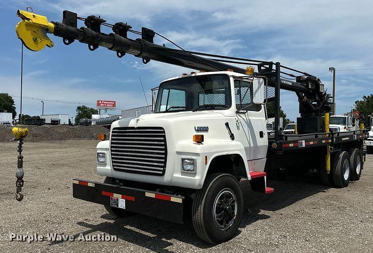 Image of Ford L8000 Primary image