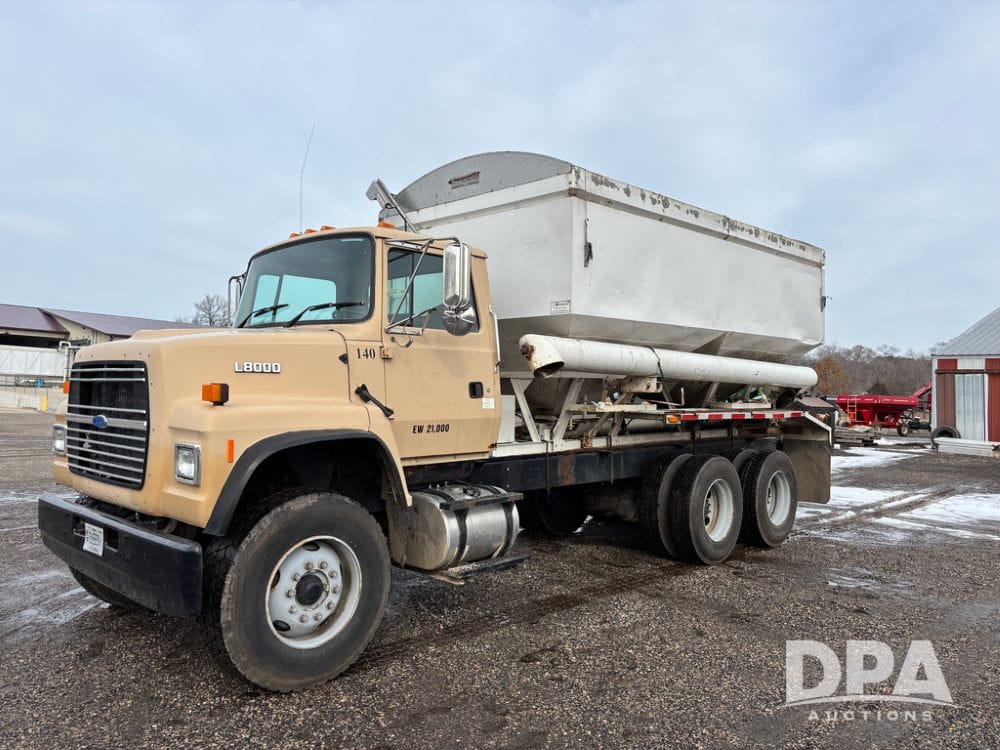 1995 Ford L8000 Equipment Image0