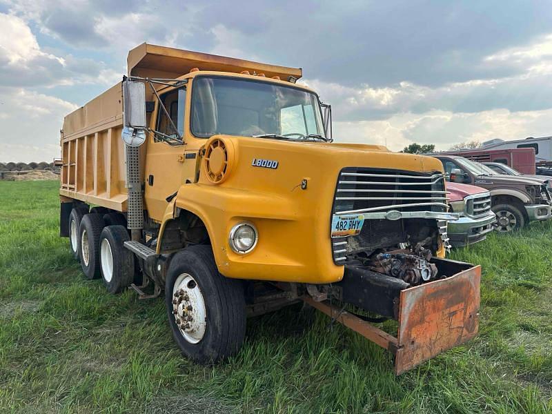Image of Ford L8000 Primary image