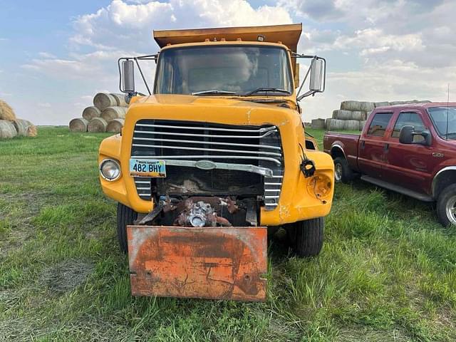 Image of Ford L8000 equipment image 1