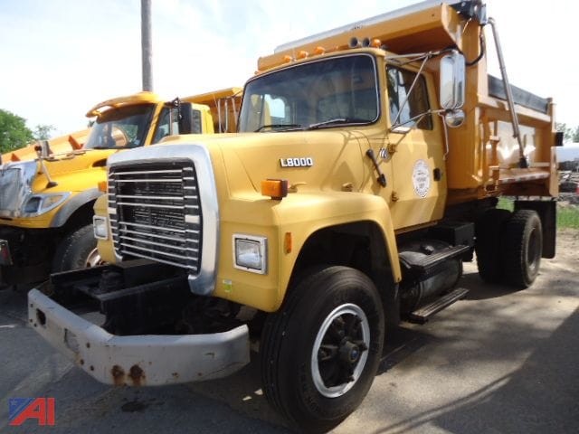 1995 Ford L8000 Equipment Image0