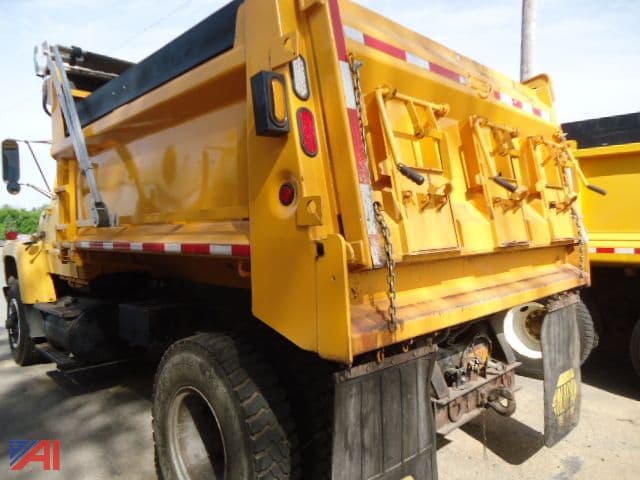 Image of Ford L8000 equipment image 2