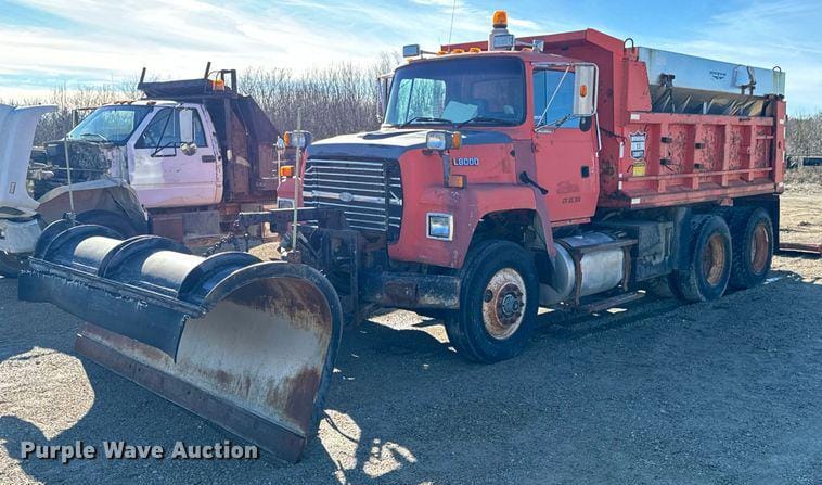 Main image Ford L8000