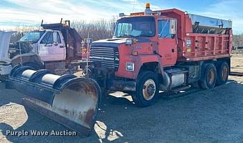 1995 Ford L8000 Equipment Image0
