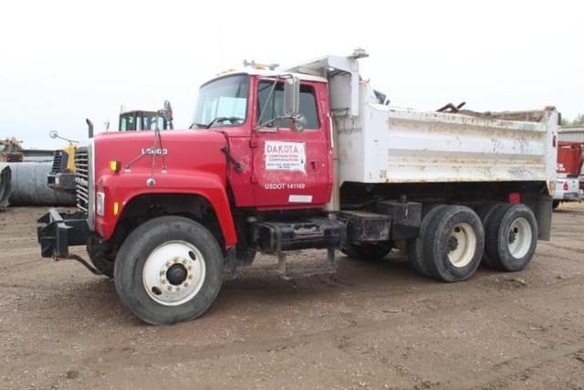 Image of Ford L8000 equipment image 1