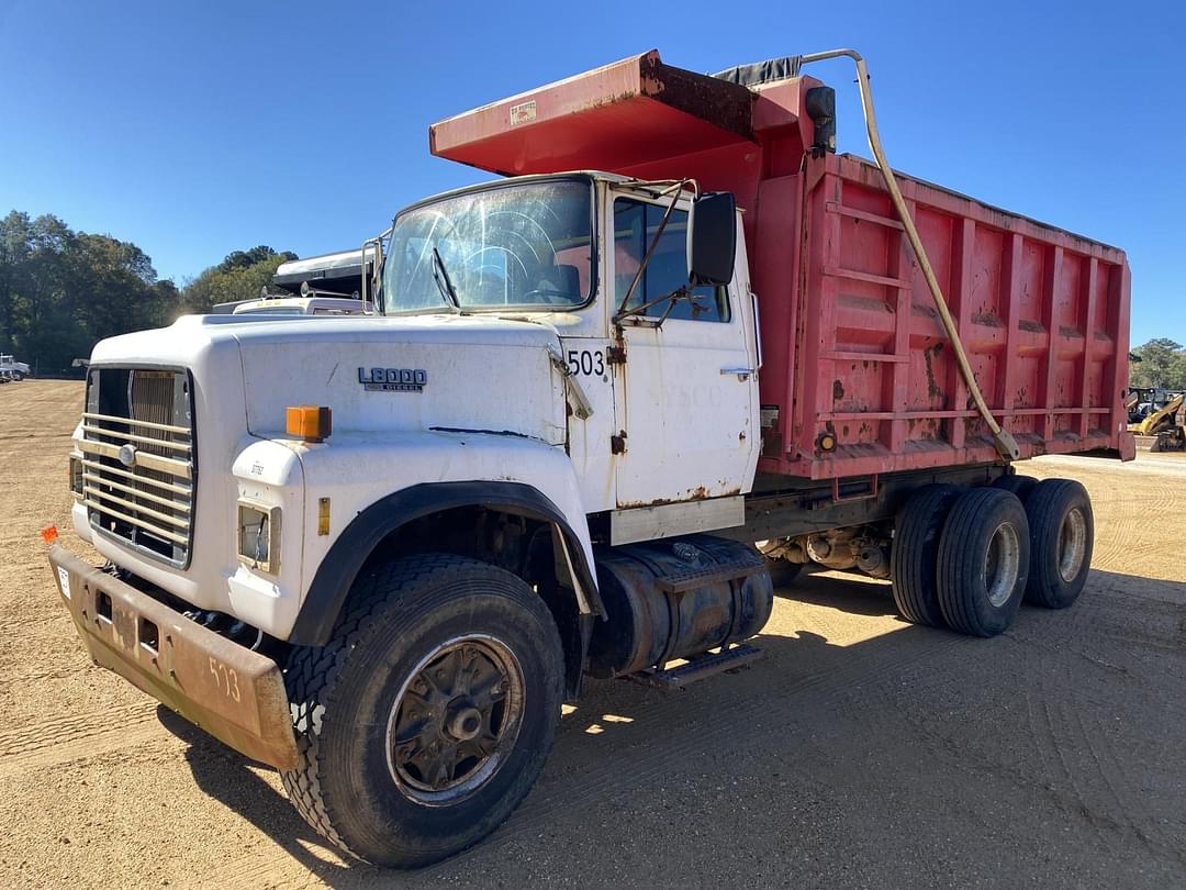 Image of Ford L8000 Primary image