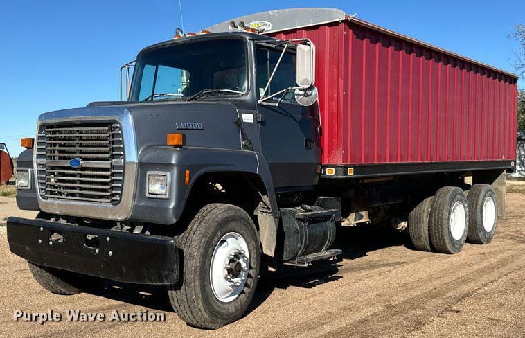 Main image Ford L8000