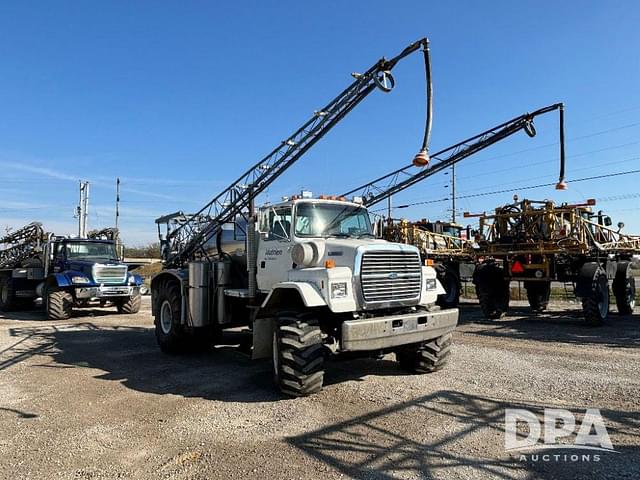 Image of Ford L8000 equipment image 4