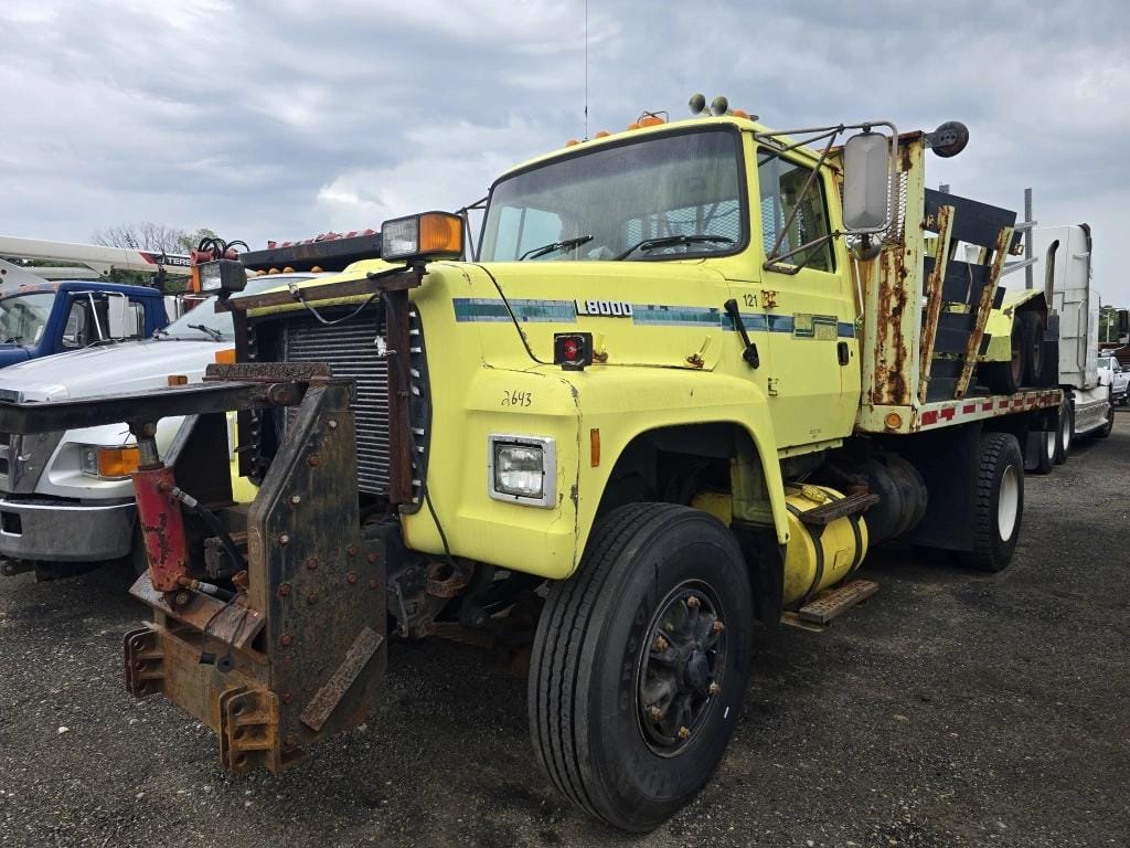 1995 Ford L8000 Equipment Image0