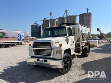 Main image Ford L8000