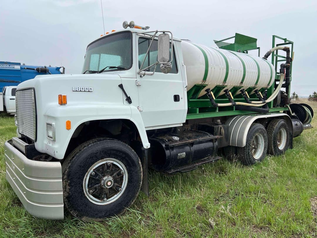 Image of Ford L8000 Primary image