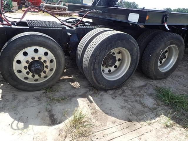 Image of Ford L9000 equipment image 4