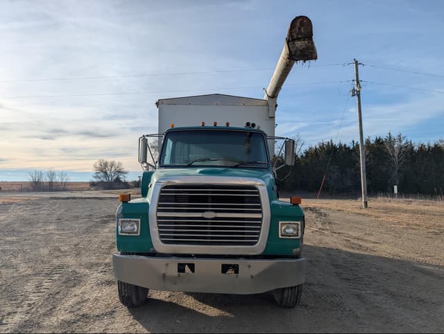 Image of Ford L9000 equipment image 1