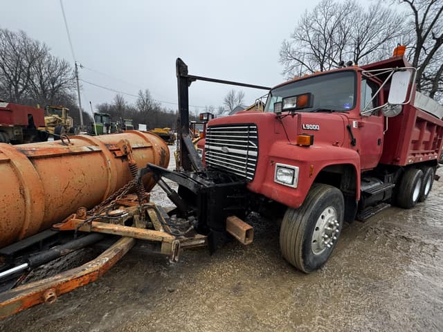 Image of Ford L9000 equipment image 3
