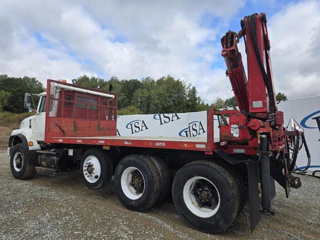 Image of Ford L9000 equipment image 2