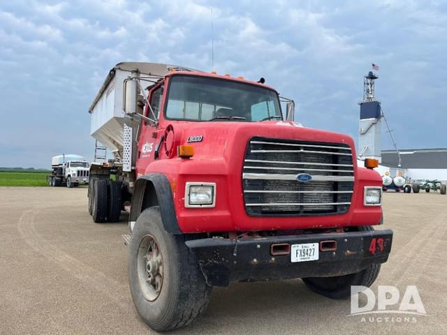 Image of Ford L9000 equipment image 3