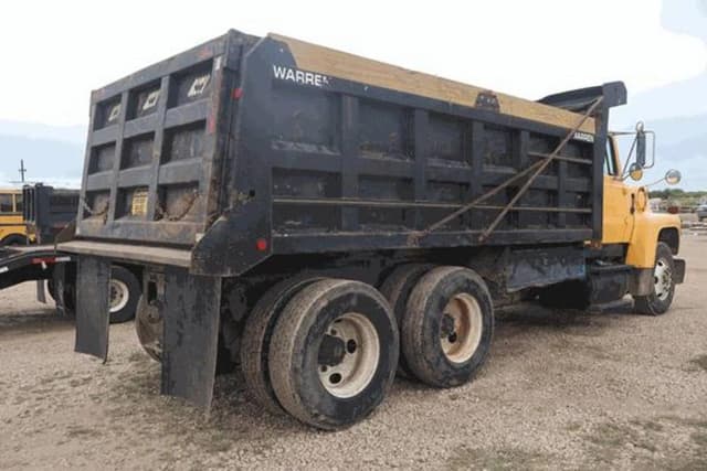 Image of Ford L9000 equipment image 2