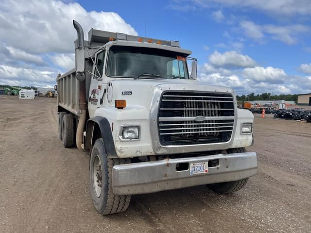 Image of Ford L9000 equipment image 4