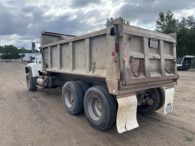 Image of Ford L9000 equipment image 1