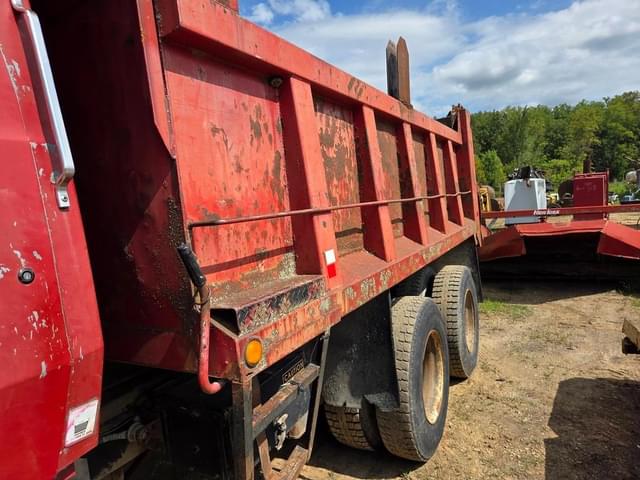 Image of Ford L9000 equipment image 3