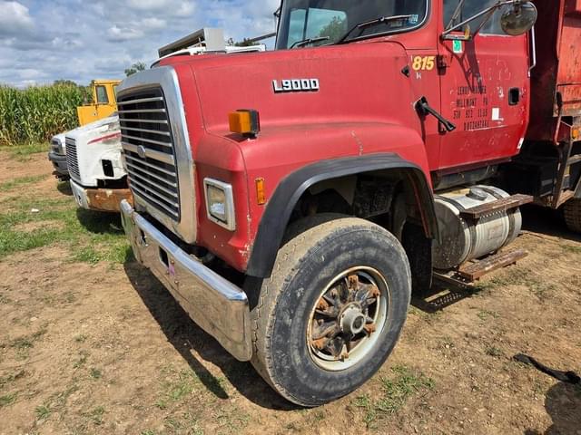 Image of Ford L9000 equipment image 1