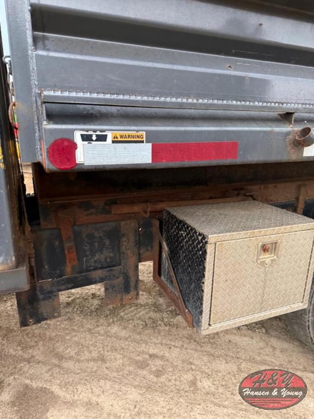 Image of Ford L9000 equipment image 2