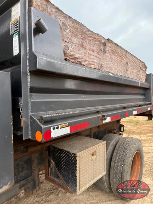 Image of Ford L9000 equipment image 3