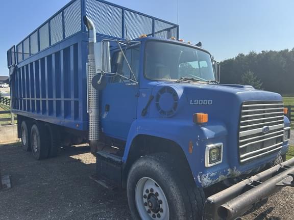 Image of Ford L9000 equipment image 1