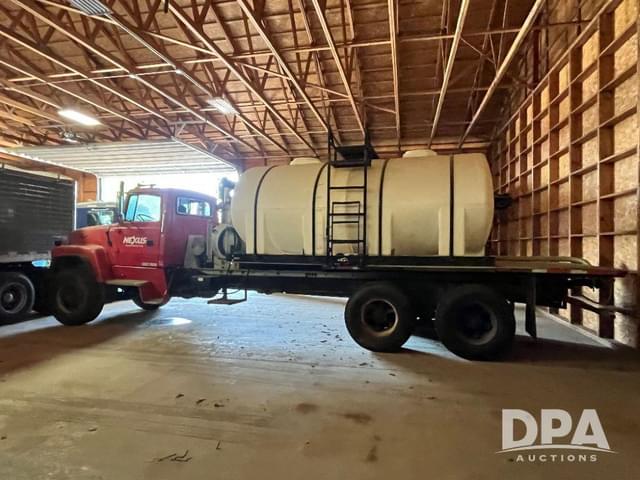 Image of Ford L9000 equipment image 3