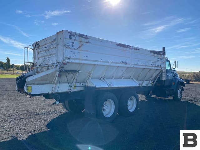 Image of Ford L9000 equipment image 4