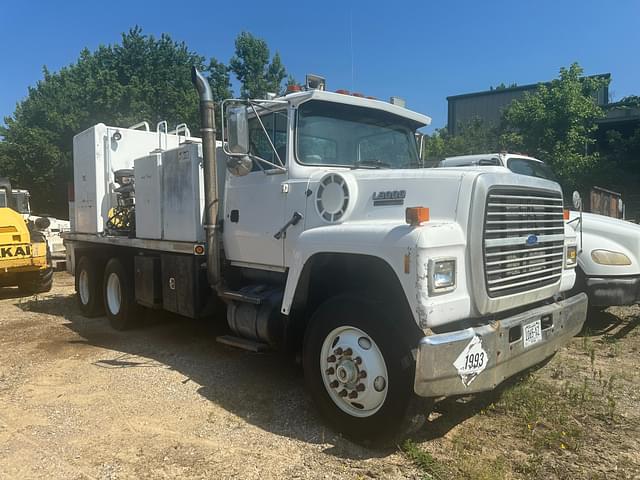 Image of Ford L9000 equipment image 1