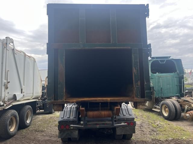 Image of Ford L9000 equipment image 4