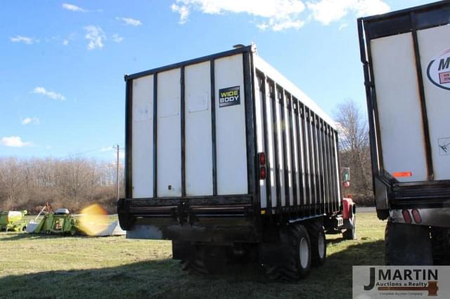 Image of Ford L9000 equipment image 3