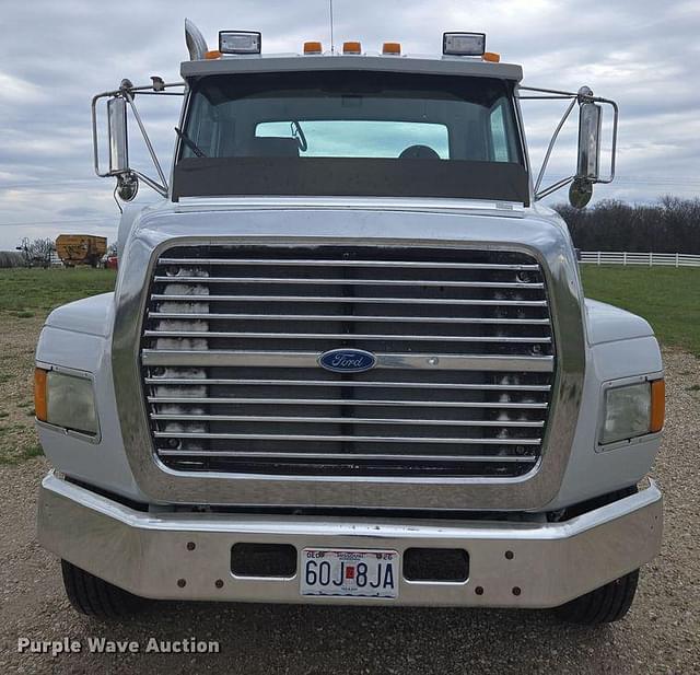 Image of Ford L9000 equipment image 1