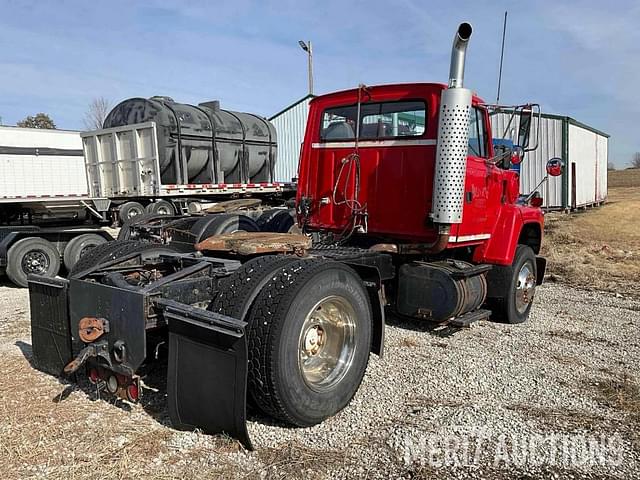 Image of Ford L9000 equipment image 1