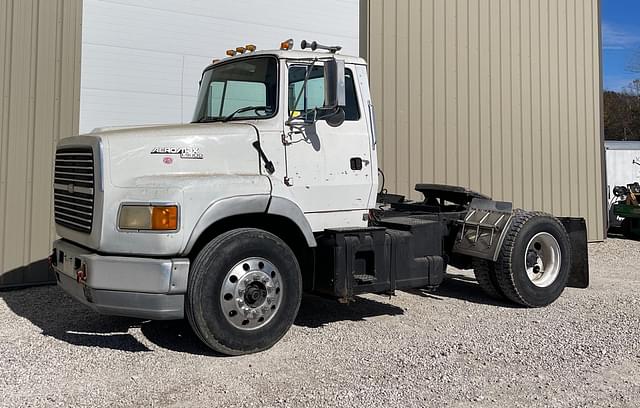 Image of Ford L9000 equipment image 1