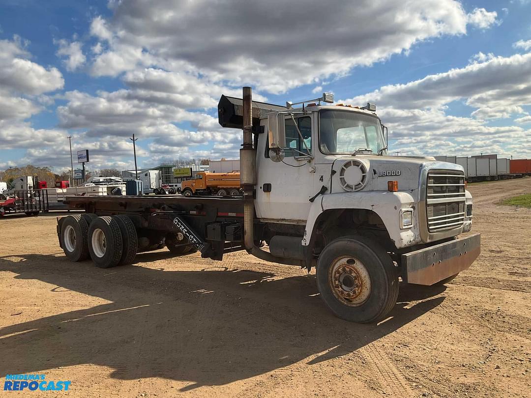 Image of Ford L9000 Primary image