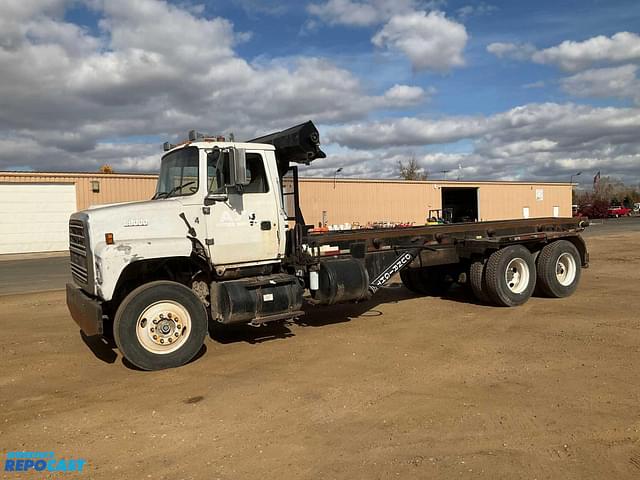 Image of Ford L9000 equipment image 1